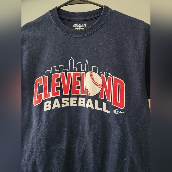 Men's Navy Blue Cleveland Baseball Tshirt - Picture 3 of 4